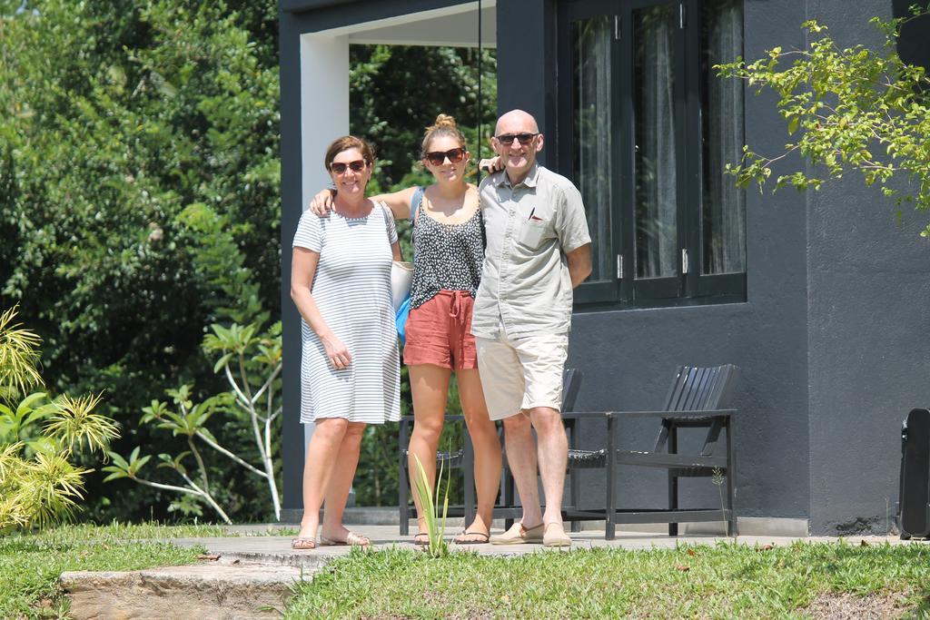 The Country House Chalets Galle Bagian luar foto